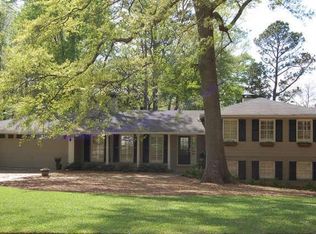690 Starlight Dr NE, Sandy Springs, GA 30342