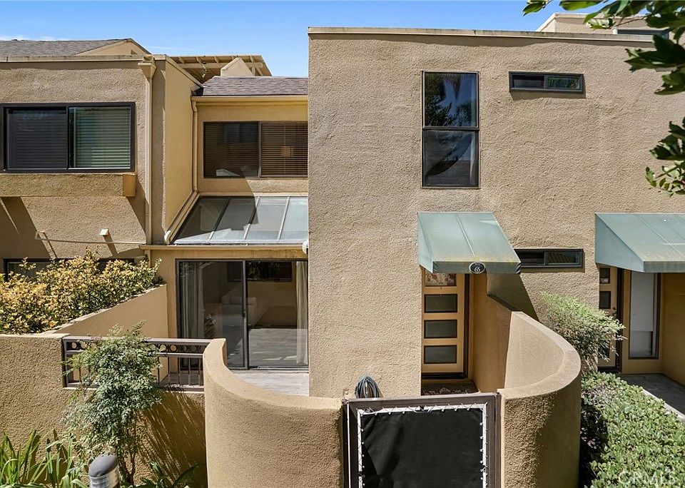 1st image of 25712 Le Parc Unit 65