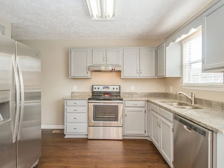 6005 Bradford Hills Dr — Photo 5