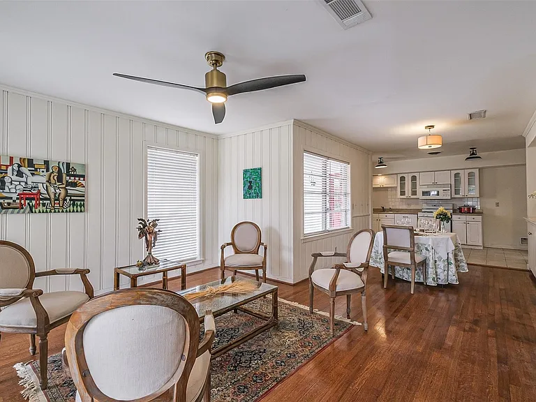 2601 Briarhurst Dr — Photo 9