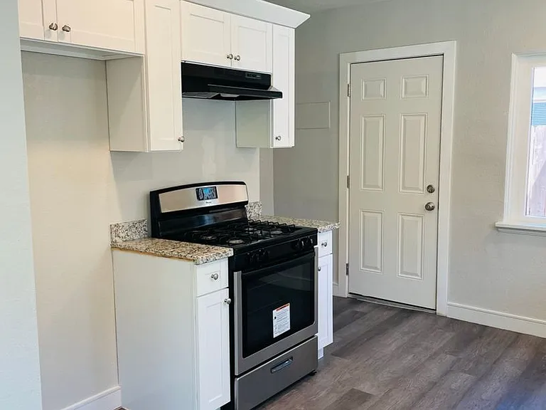 1519 Tessa Ave - Sacramento 95815 — Photo 7