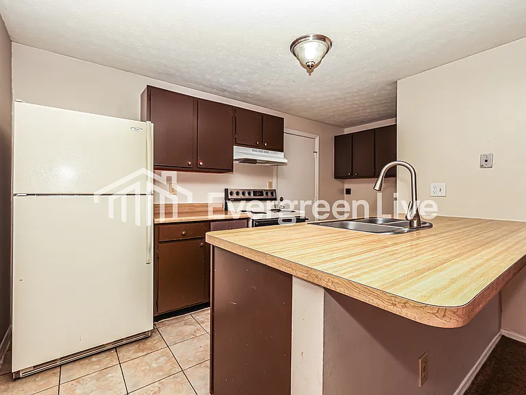 8224 Mount Charles Dr — Photo 7