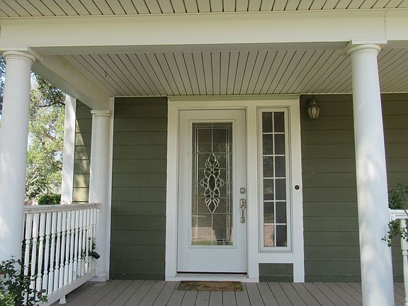 2nd image of 303 S Poplar St