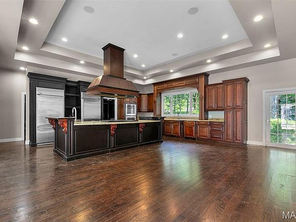 5th image of 425 Windwood Lake Dr