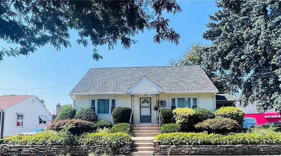 2nd image of 120 Princess Ave