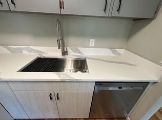 15827 NE Glisan St #2, Portland, OR 97230