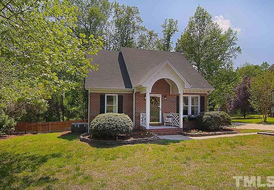 1st image of 504 Oldwyck Dr