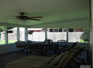 6 Terry Ln, Commack, NY 11725