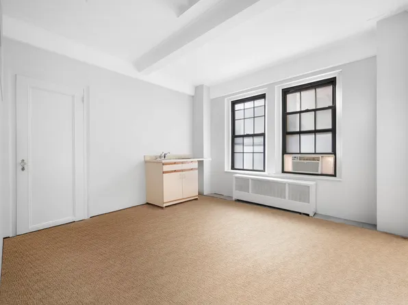 90 8th Avenue image 6 of 8