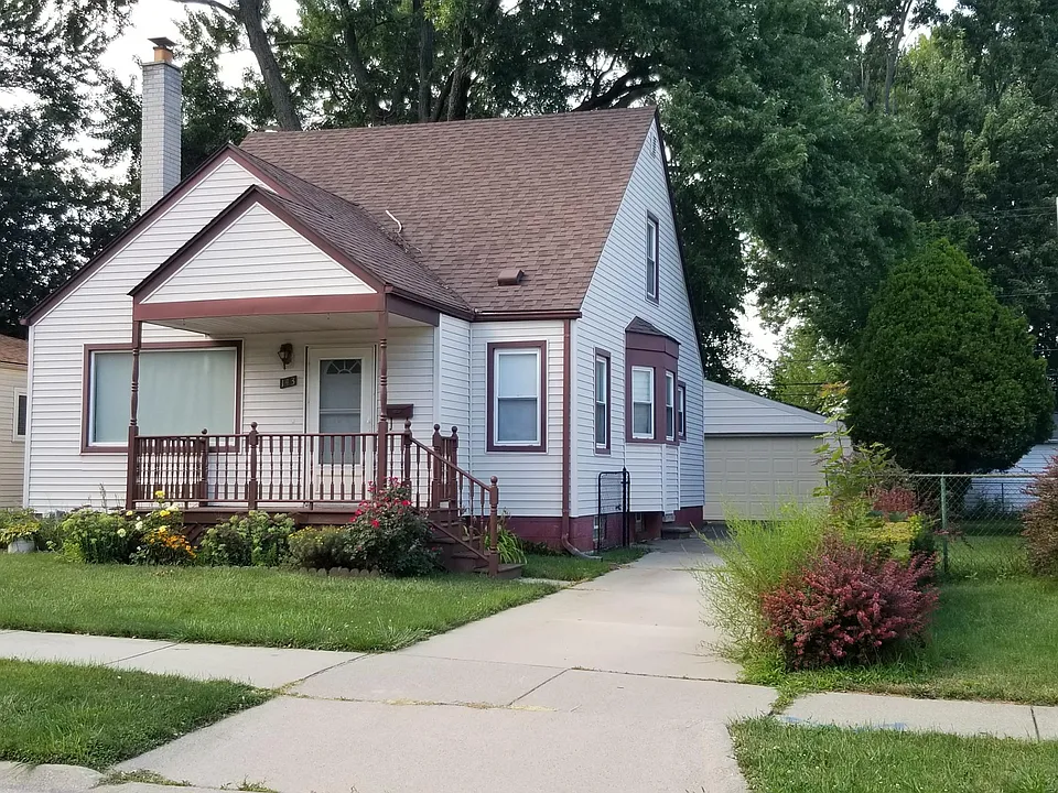143 E Brickley Ave