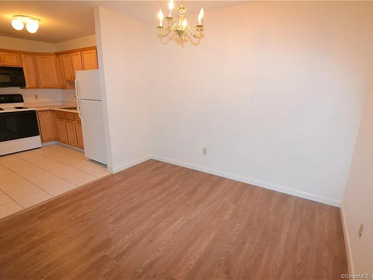 187 Scott Rd #2C — Photo 3