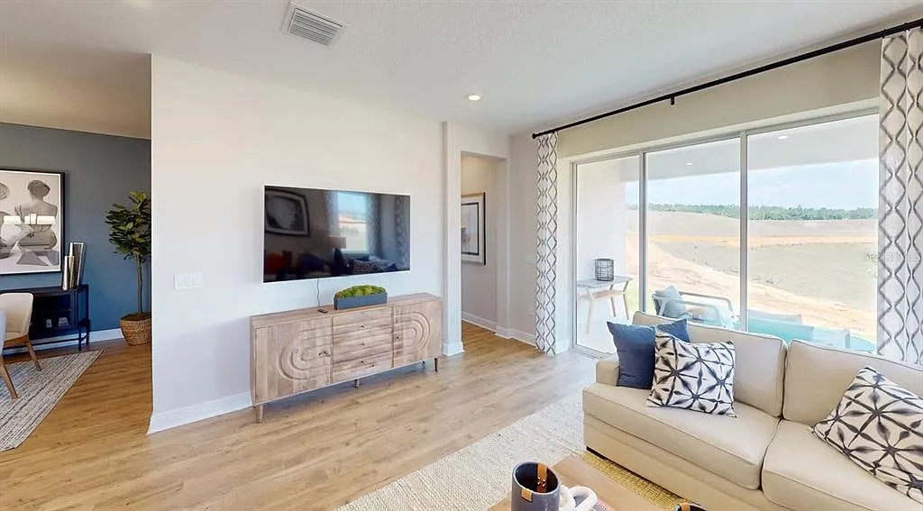 5 bed, 3.5 bath, 3167 sqft, $4,350 — Photo 2