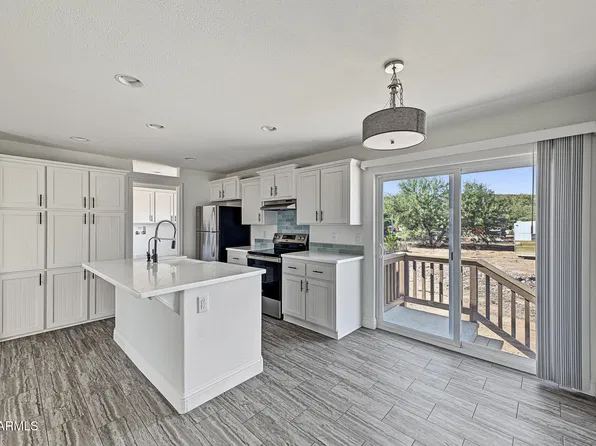 19020 E Slaton Road, Black Canyon City, AZ 85324