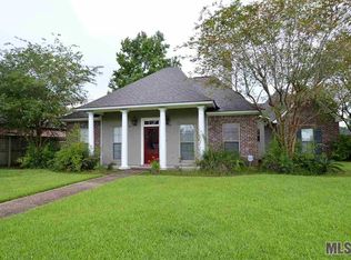 17385 Les Chenier Blvd, Prairieville, LA 70769