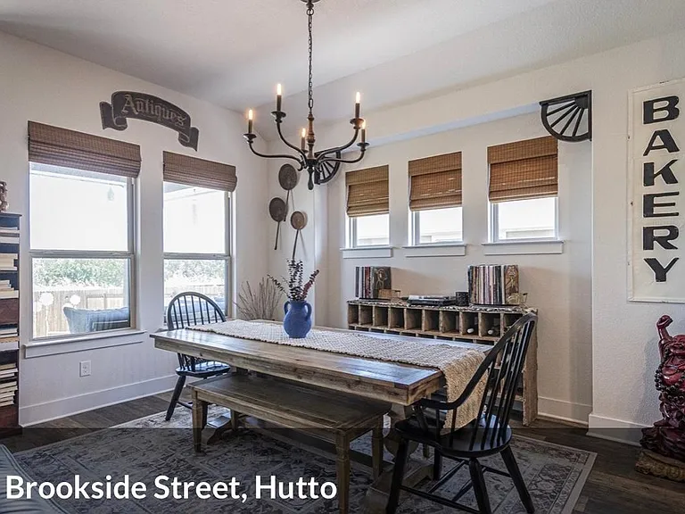 111 Brookside St — Photo 4