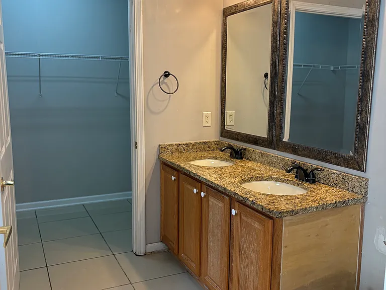 403 Saint Dunstans Ct — Photo 25