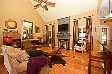 2nd image of 109 Kearney Ct