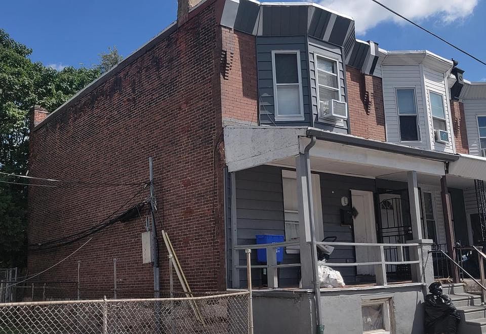 2nd image of 2211 S Hobson St