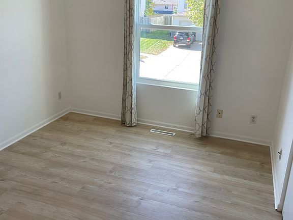 4th image of 7001 S 176th Ave