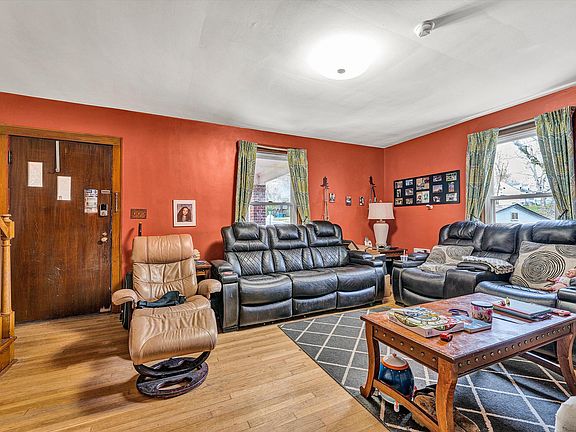 2nd image of 2255 Dunkirk Ave NE