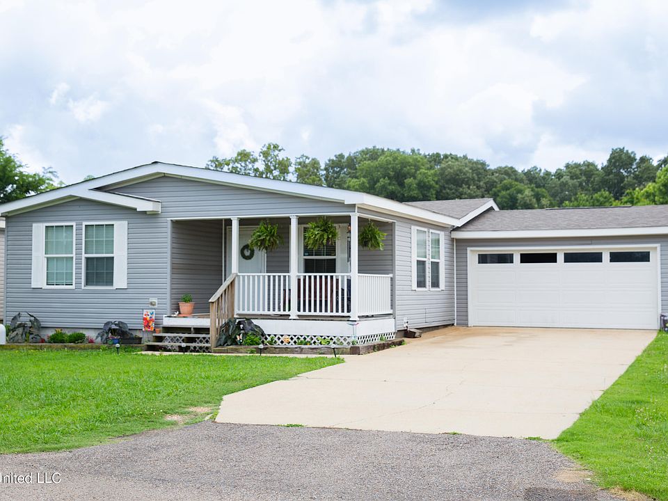1st image of 54 Crest Oak Dr