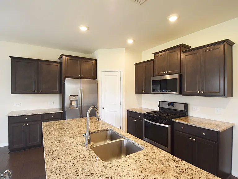 421 Southbridge Pass — Photo 21