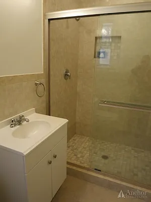 Rented by Anchor Associates | media 38