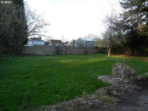 4th image of 4106 NE 42nd St
