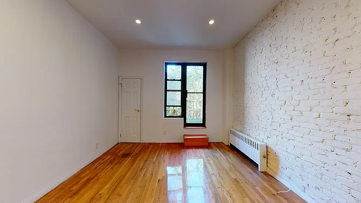 Rented by Bond New York | media 9