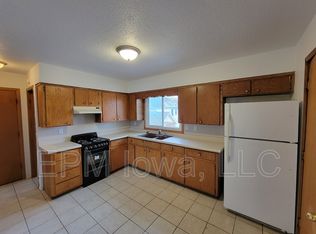 811 W 3rd St APT 7, Waterloo, IA 50701