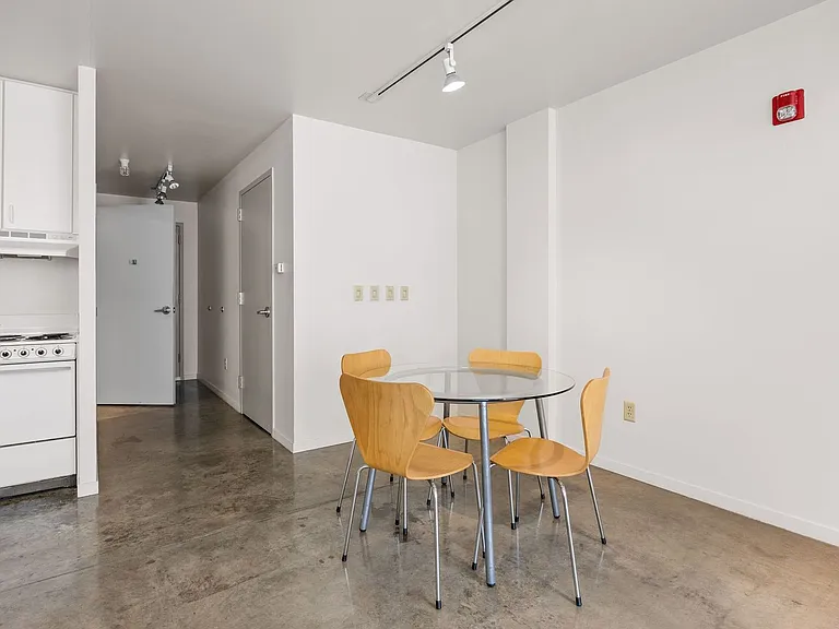 Vogel House Apartments — Photo 12