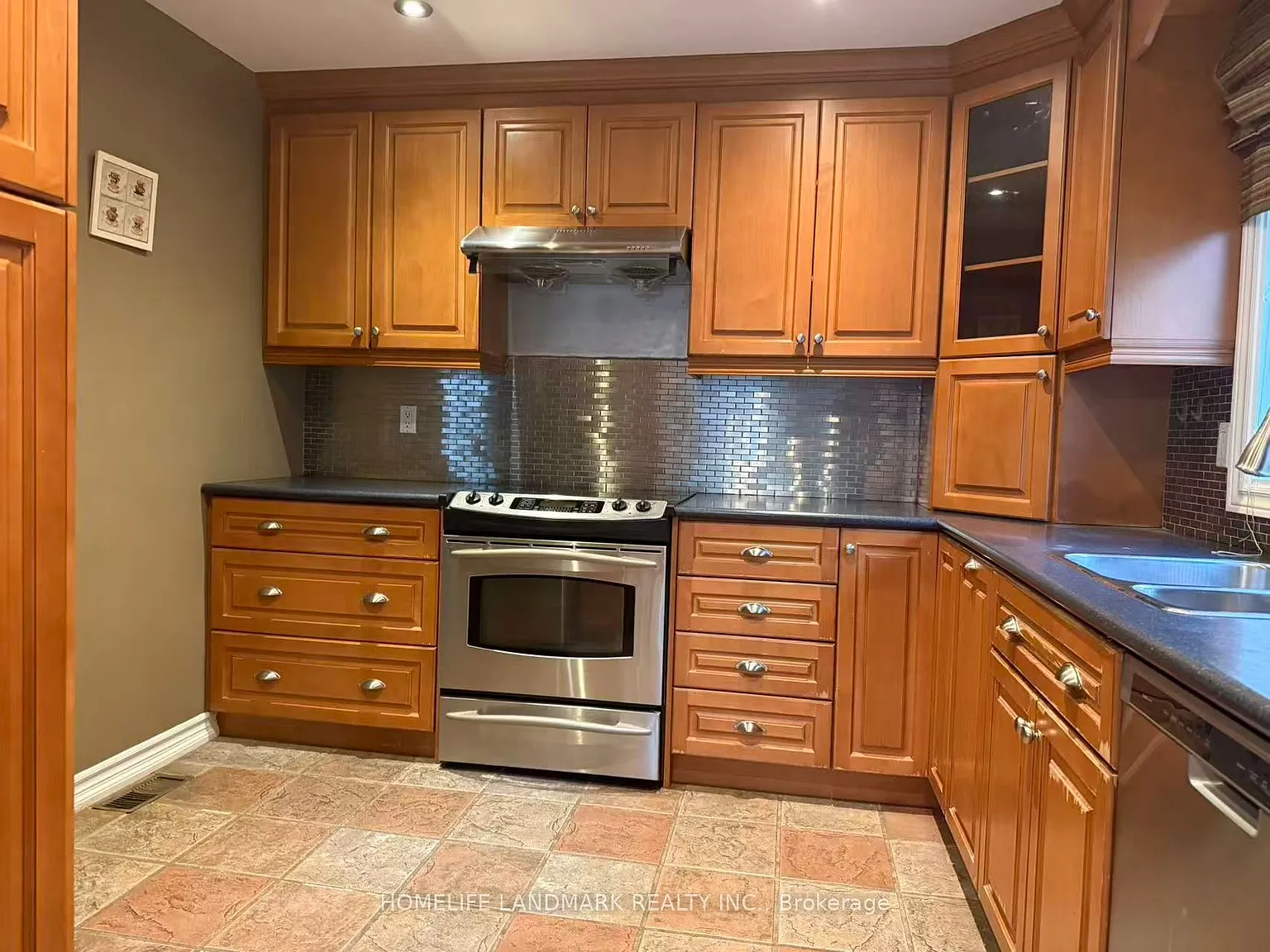 4 bed, $3,400 — Photo 4