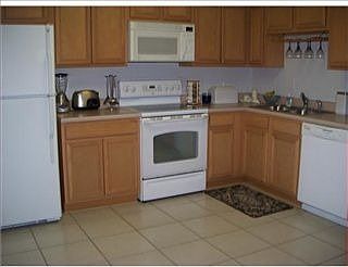 3rd image of 1635 Newport Pl APT 9