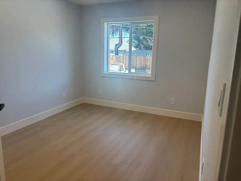 1453 E 3rd Ave #3 — Photo 2