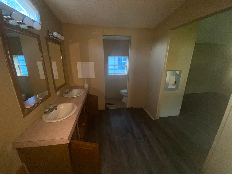 1020 Birch St #16 — Photo 14