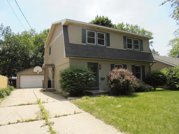 1226 E Milwaukee St, Janesville, WI 53545
