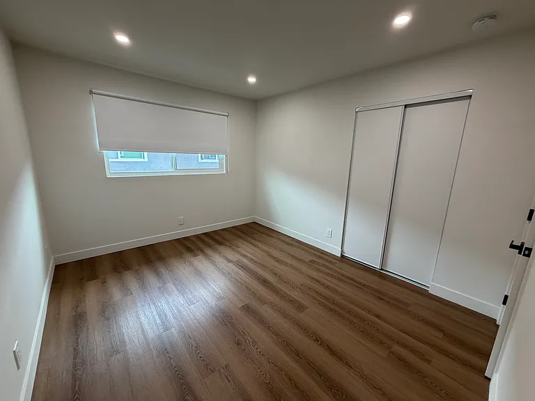 8751 Langdon Ave — Photo 6