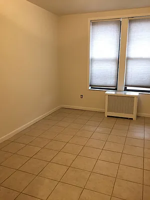 Rented by Metroline Realty | media 24