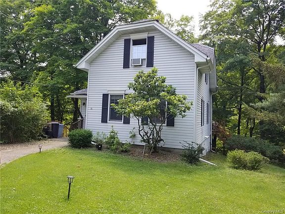 2nd image of 18 Hedges Ave