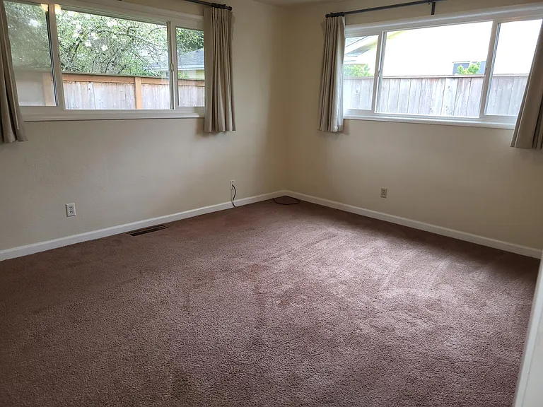 1585 Bogart Ln — Photo 25