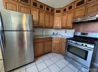 205 College Dr, Edison, NJ 08817
