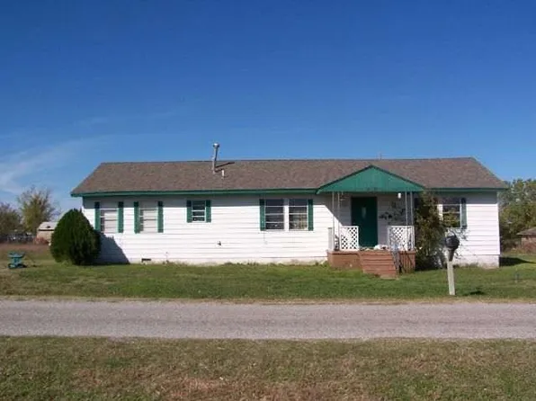 907 Ridgeway St, Geronimo, OK 73543