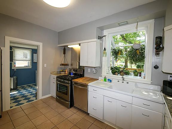5th image of 125 W Center St