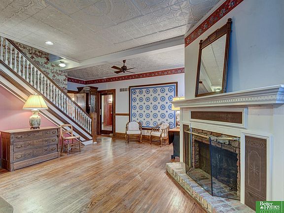 15th image of 234 W 10th St