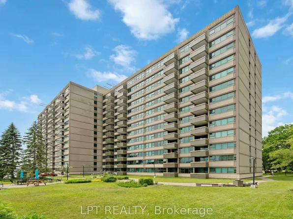 555 Brittany Dr #314, Ottawa, ON K1K 4C5