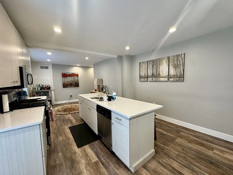 Daoud Park Building - 14 Garfield — Photo 16