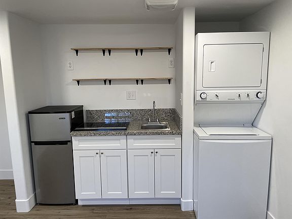 2nd image of 3428A Wightman St