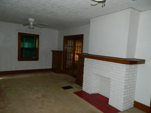 3rd image of 2226 Salem Ave
