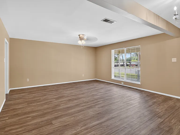 1 Tanglewood Ct — Photo 5