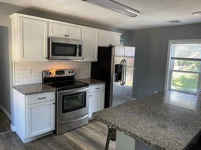 4 bed, 1400 sqft, $800 — Photo 4